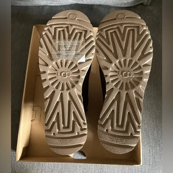 UGG Classic Femme Miniwedge Boots in Brown Size UK 4 (USA 6) NEW/NEVER WORN - Picture 6 of 8